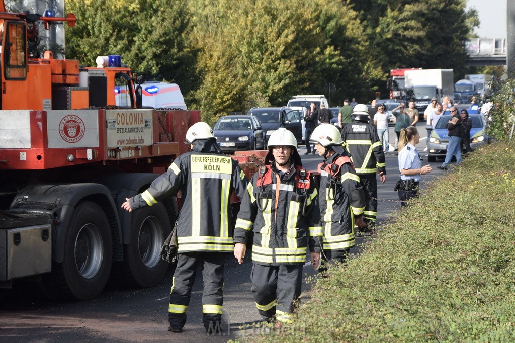 Schwerer VU PKlemm A 57 Rich Innenstadt Hoehe Koeln Chorweiler P218.JPG - Miklos Laubert